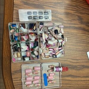Kiss Nail Set with Pink, Gold, and Black Accents